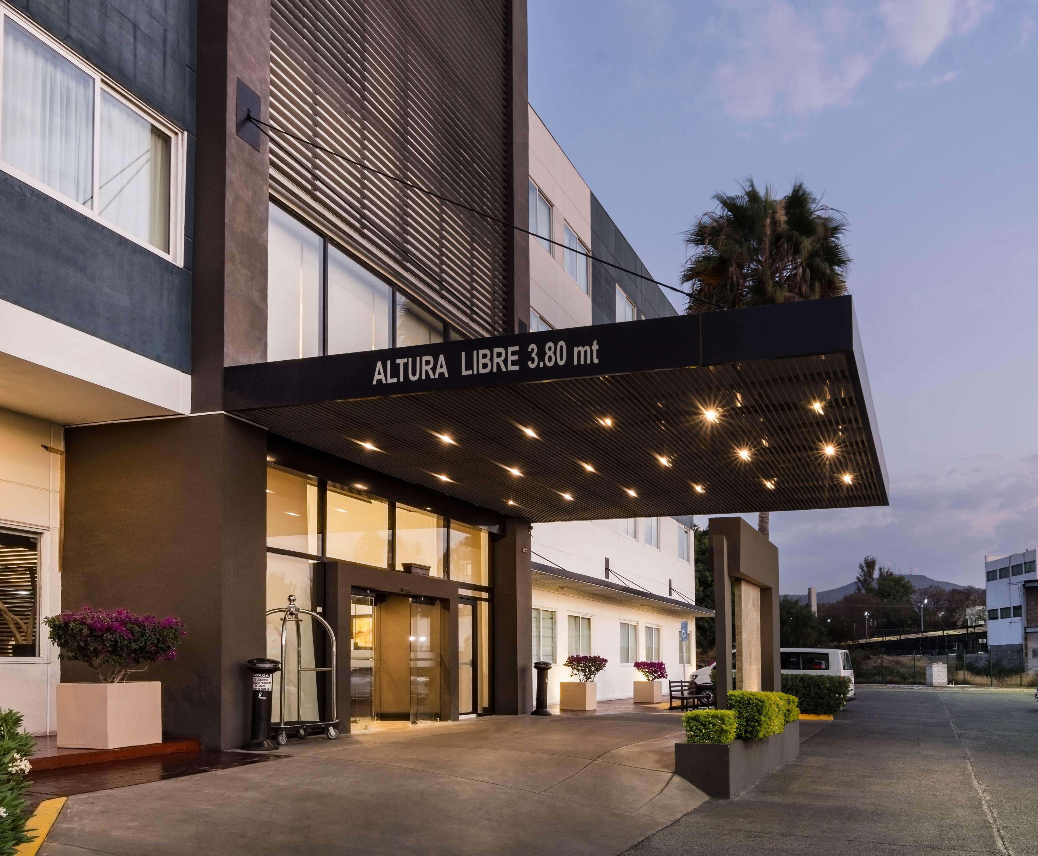 Hotel Doubletree By Hilton Querétaro Esterno foto