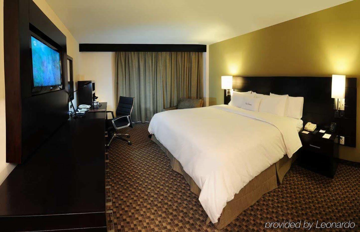 Hotel Doubletree By Hilton Querétaro Camera foto