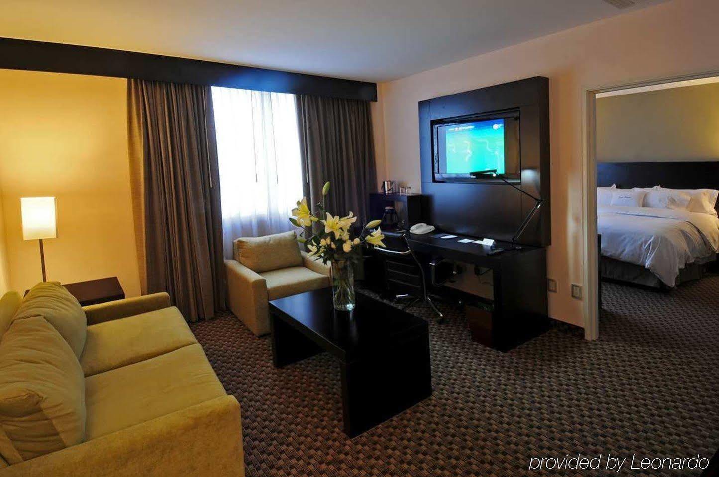 Hotel Doubletree By Hilton Querétaro Camera foto
